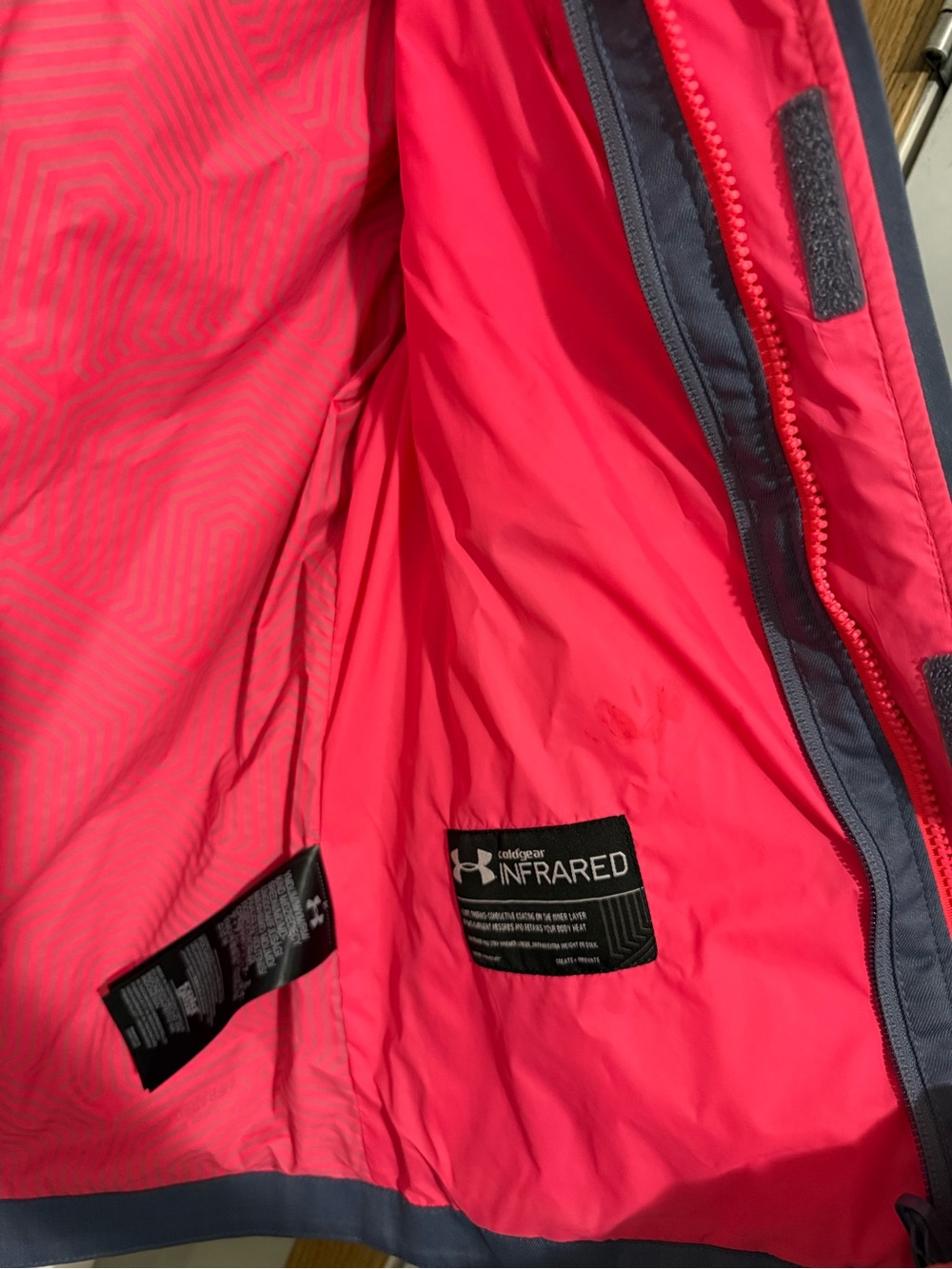 93. Under Armour Coldgear Infrared Navy Jacket- Kids Raincoat Medium - Picture 11 of 11